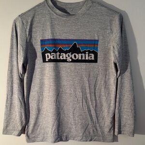 Youth Patagonia Gray Long Sleeve with Mountain Design - size L (12)